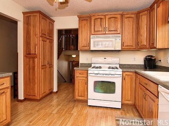 4th image of 6595 173rd St W