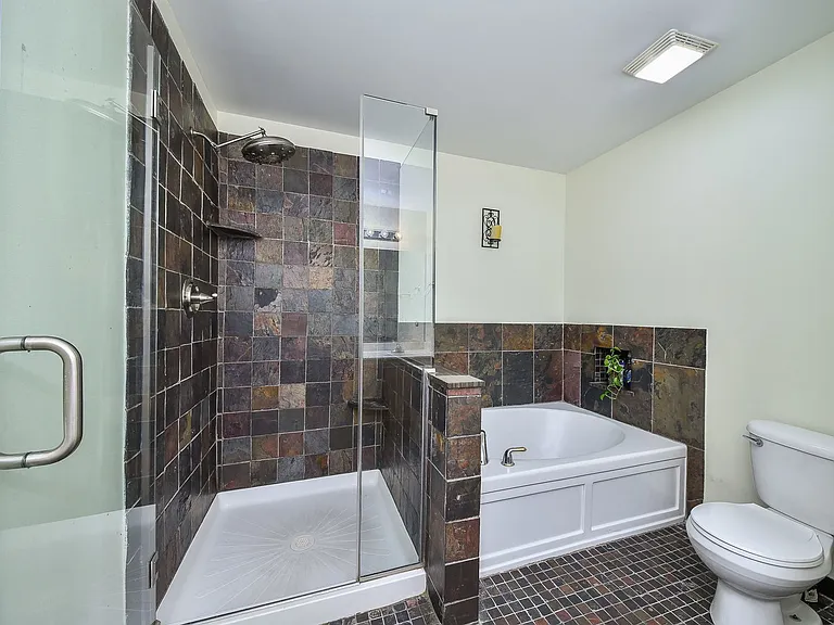 3169 Saganashkee Ln — Photo 10