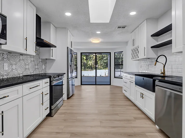 4907 Parson Brown Ln — Photo 18