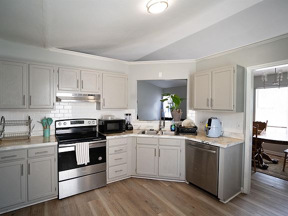2nd image of 705 Bitternut Rd