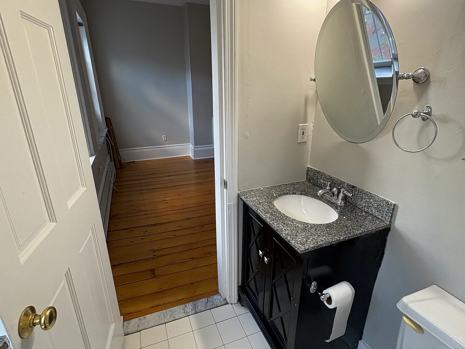 1 bed, 560 sqft, $3,050 — Photo 3