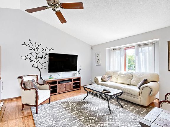 3rd image of 12962 Morgan Pl