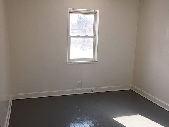 3rd image of 238 E Beechwood Ave APT 3
