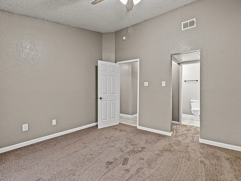 Towne East Village Apartment Homes — Photo 6