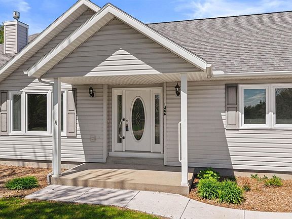 2nd image of 1466 2ND STREET SOUTH