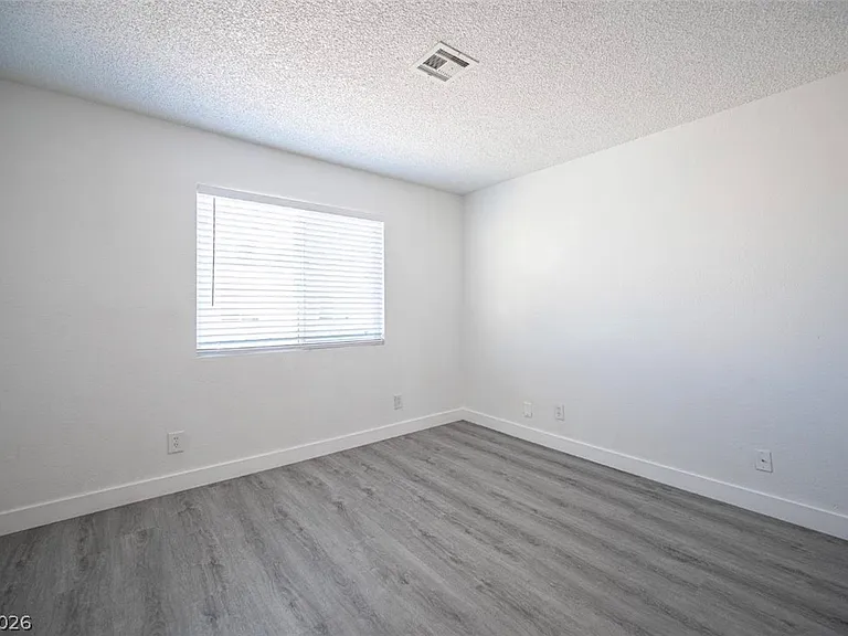 921 Snug Harbor St #D — Photo 18