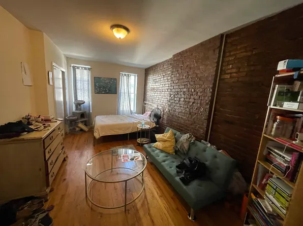 425 East 114th Street image 1 of 3