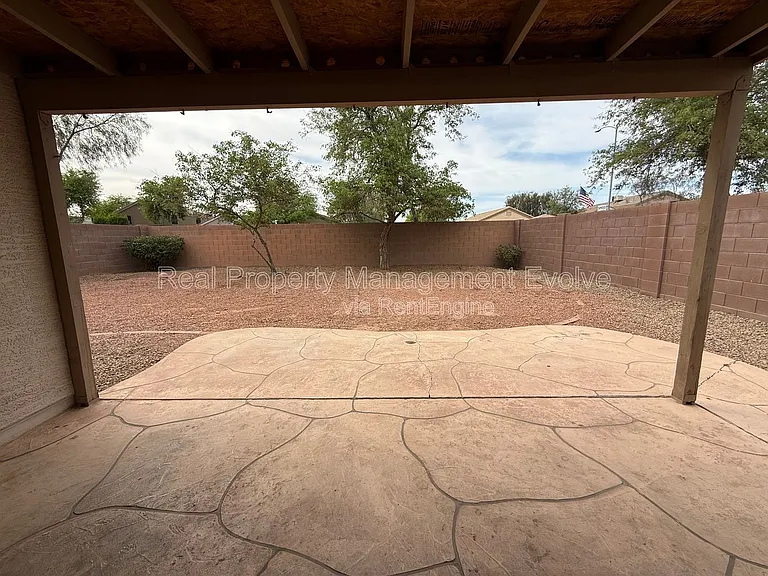 12438 W Hearn Rd — Photo 22