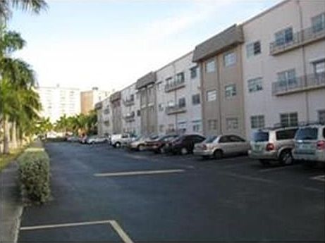 Close to Beach, Shops, Aventura &amp; Gulfstream Park