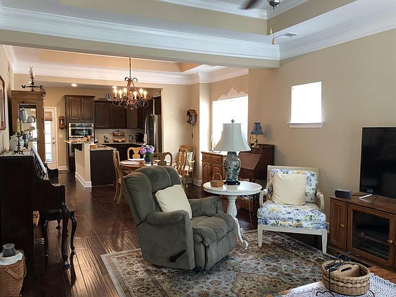 3rd image of 8319 Middlewick Ln