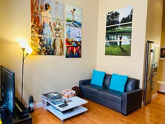 Rented by R New York