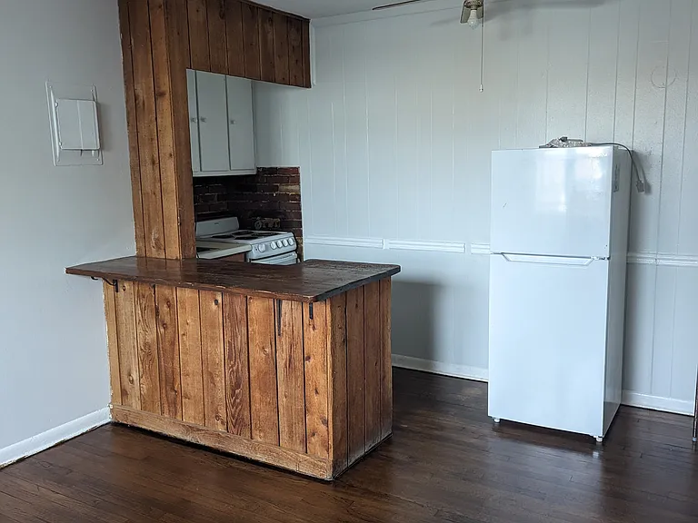 2955 Fairfield Ave #10 — Photo 3