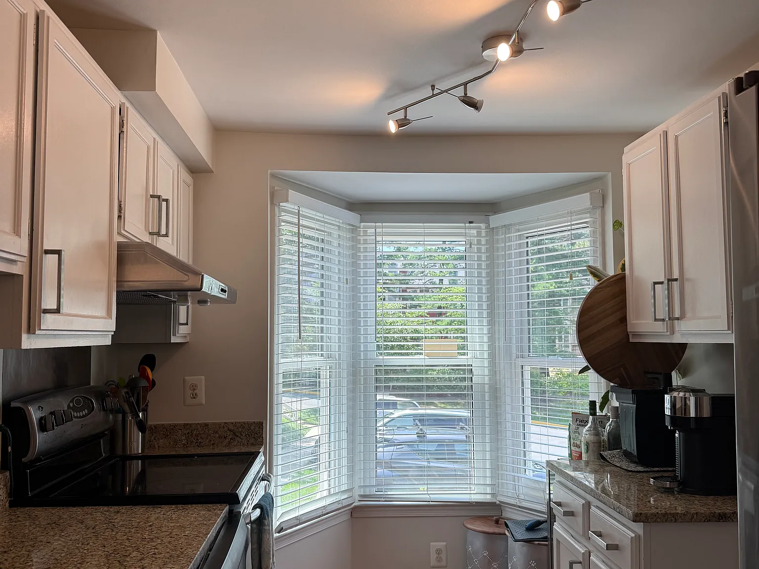 3 bed, 1280 sqft, $2,950 — Photo 4