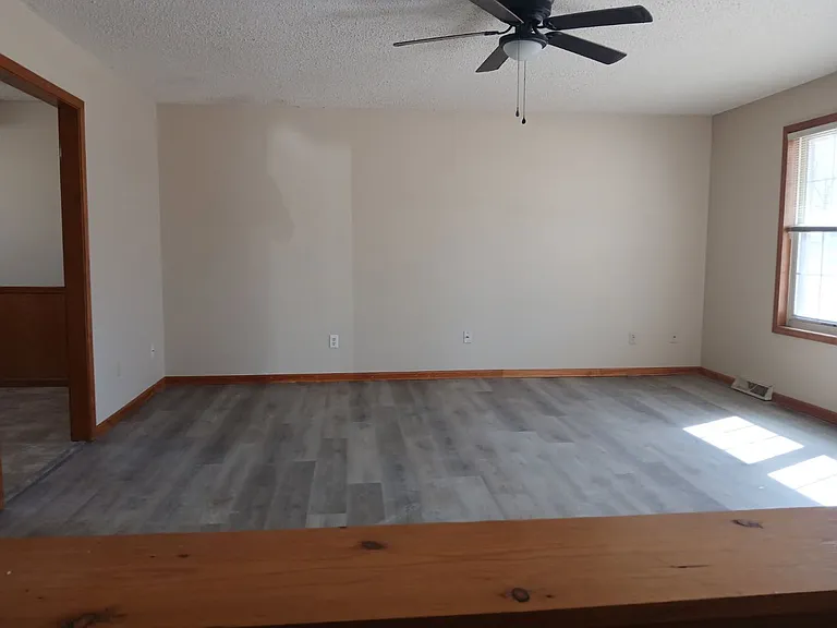 5102 Charm Ridge Dr — Photo 2