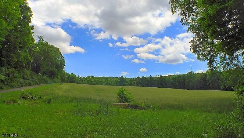 2nd image of 173 State Park Rd