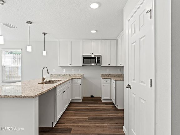 4th image of 4002 COLLEGE Street
