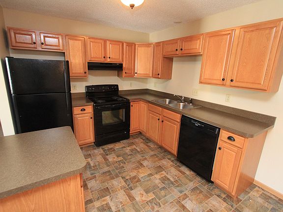2nd image of 790 125th Ln NE