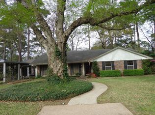 213 Elmwood St, Huntsville, TX 77320