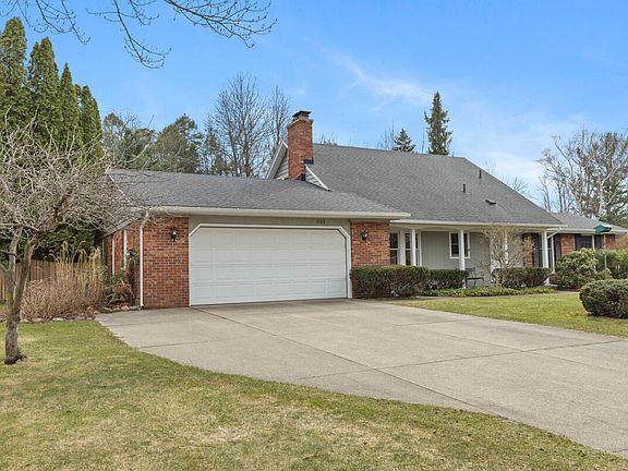 2nd image of 1322 Heather Dr