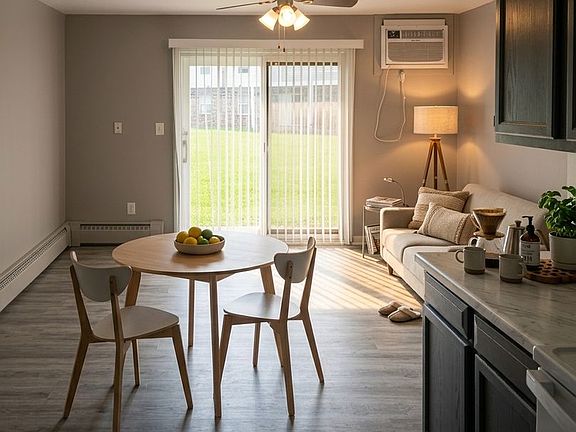 3rd image of 307 N Prairieview Rd #802-6