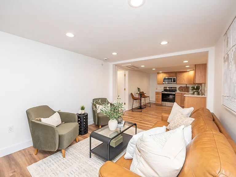 2146 E Browning Ave #1 — Photo 5
