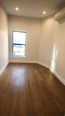 Rented by Delmark Realty LLC | media 5