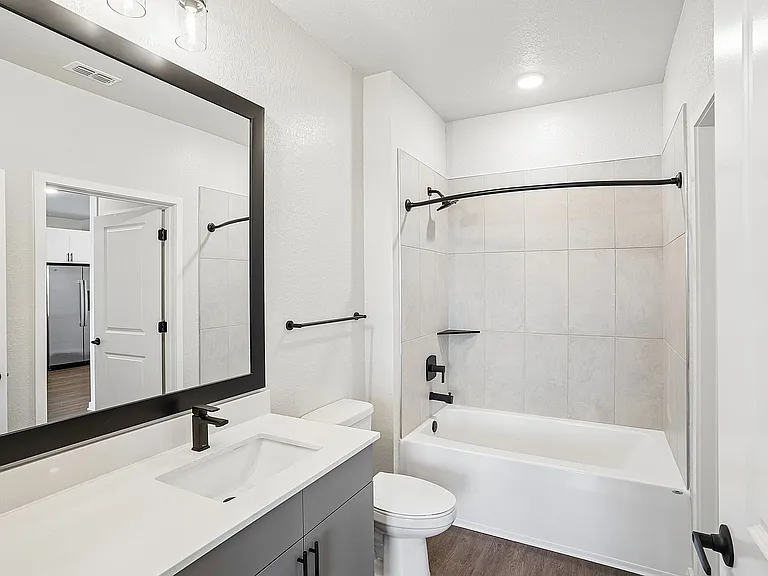 55-web-or-mls-4555 Grv Spgs Cir-Unit 208-S1605-019