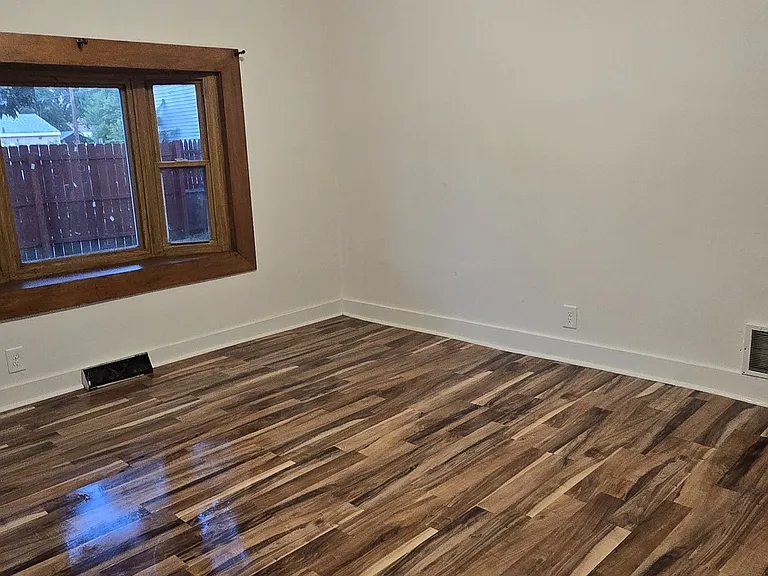224 Catherine St — Photo 55