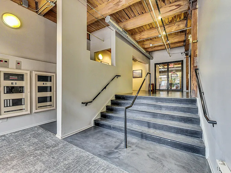 375 W Erie St #522 — Photo 17