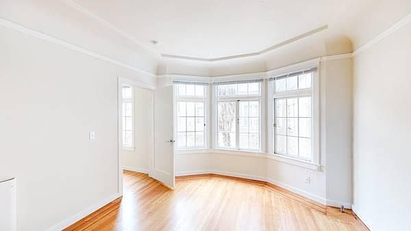 1st image of 940 Hayes St #24