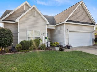 425 Scipio Ct, Hope Mills, NC 28348