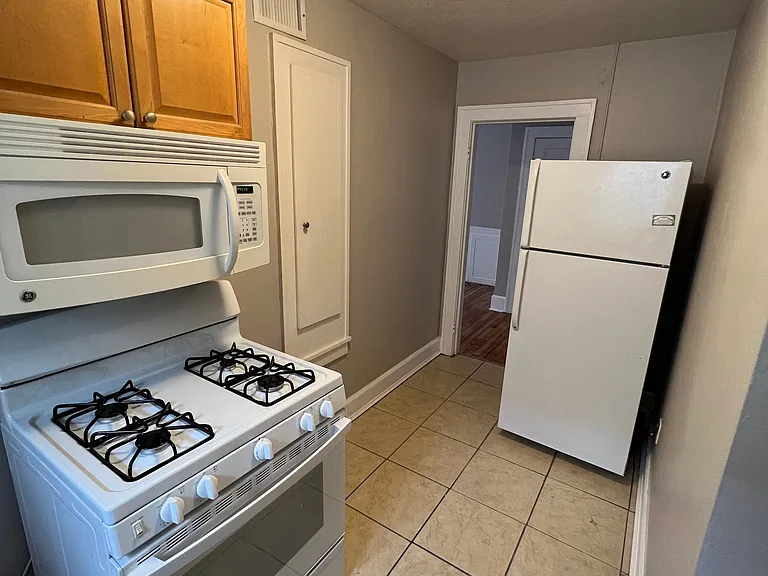 456 13th Ave NE #5 — Photo 6