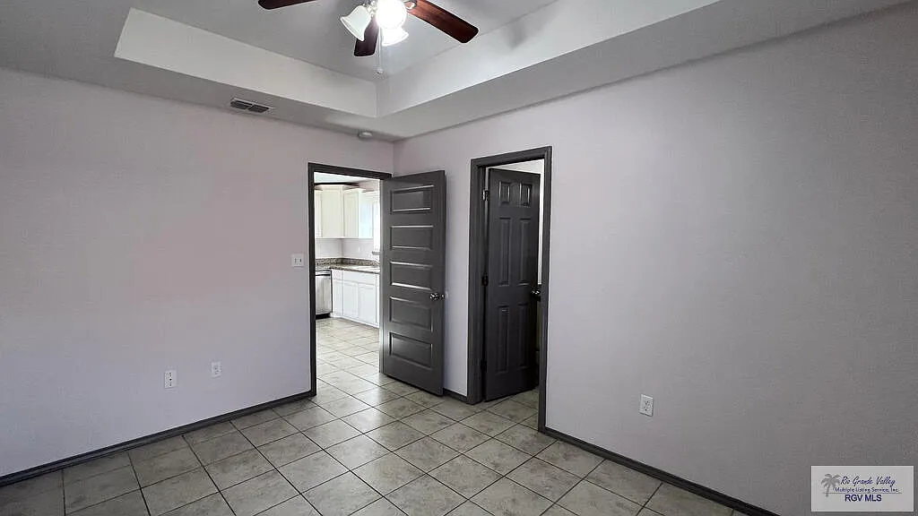 2 bed, 2.0 bath, 886 sqft, $1,100 — Photo 2