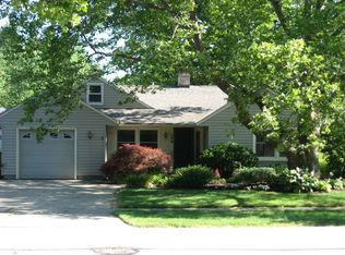 386 Crescent Dr, Berea, OH