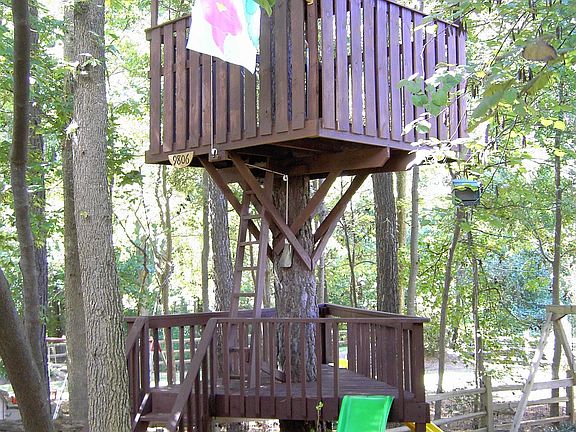 2-Story Treehouse!