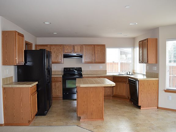 2nd image of 3088 Shannon St