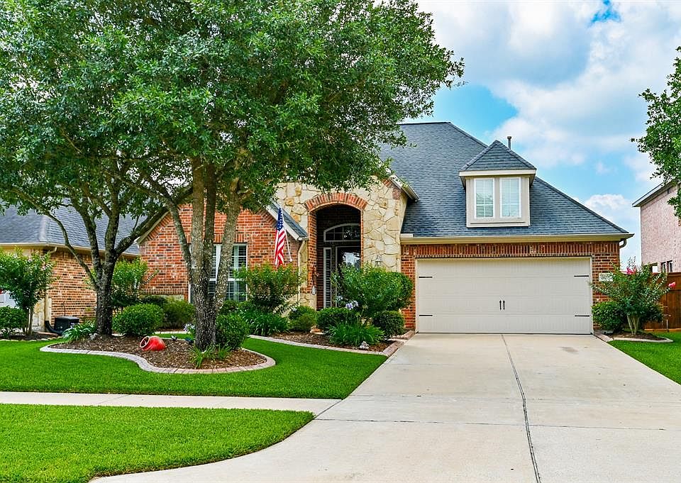 Welcome home! This beautiful home in the lovely Cross Creek Ranch area is beautifully landscaped with a pool and no backyard neighbors.