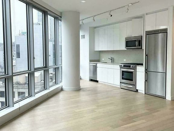 4th image of 160 Madison Ave APT 21C