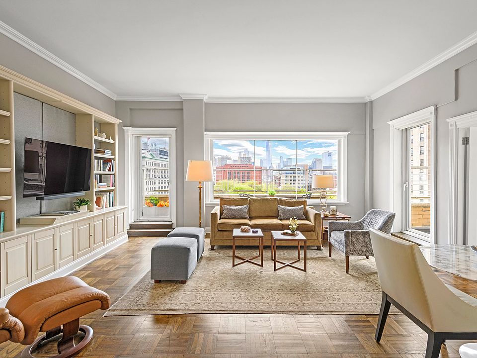 1st image of 20 E 9th St #14P
