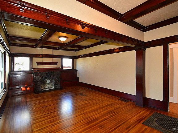 002_Living Room