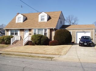 552 Fowler Ave, Franklin Square, NY 11010