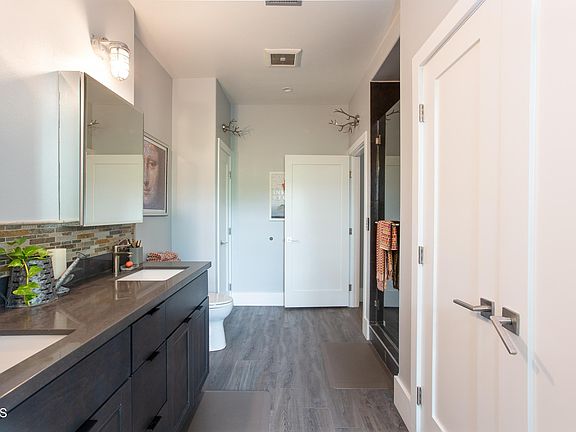 5th image of 840 E Green St Unit 224