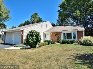 252 E Juniper Ave, Sterling, VA 20164