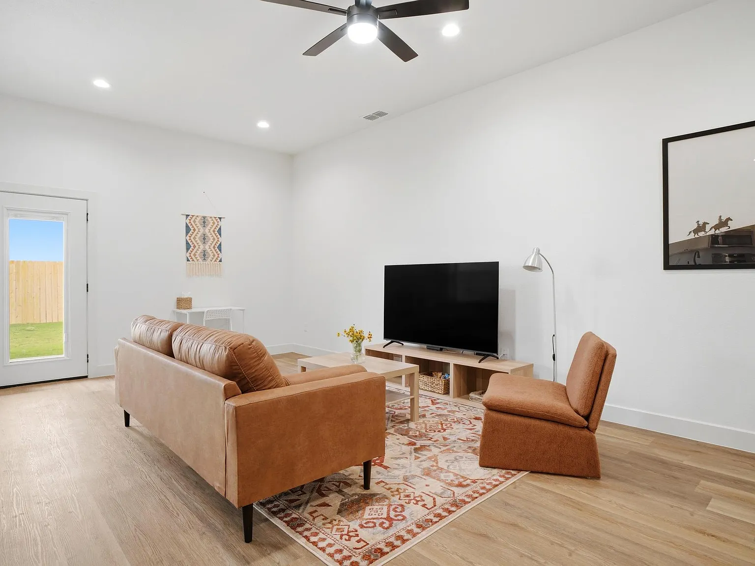 3 bed, 1418 sqft, $5,000 — Photo 4
