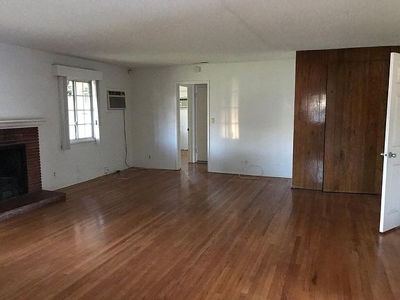 2nd image of 429 El Dorado St