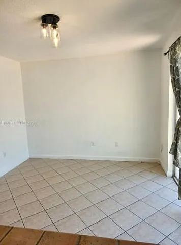 11425 NW 76th Ter — Photo 5