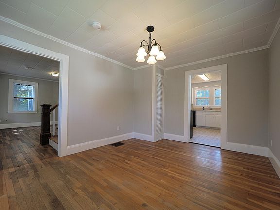5th image of 8 Fairview Avenue