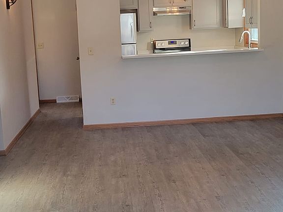 3rd image of 1419 American Ave