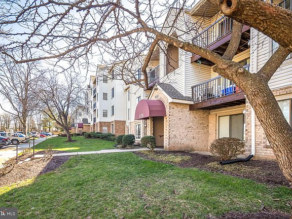 2nd image of 8376 Buttress Ln APT 302