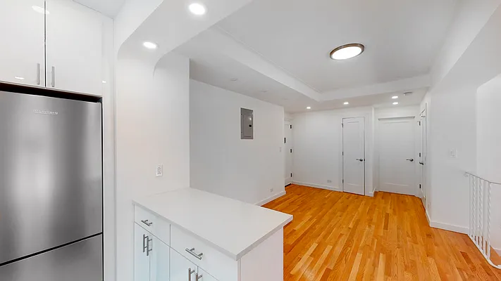 Rented by R New York | media 3